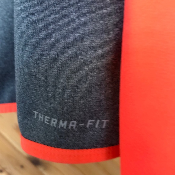 NWOT NIKE Therma-fit hoodie coral and gray size L - Picture 7 of 8